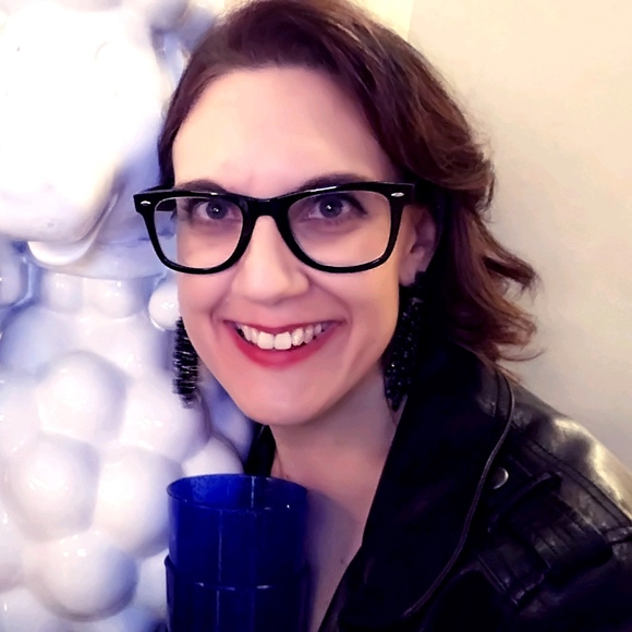 Meet your Posher, Julie - Picture 1 of 1